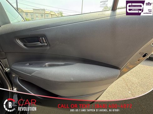 Used 2024 Toyota Corolla LE FWD image 30