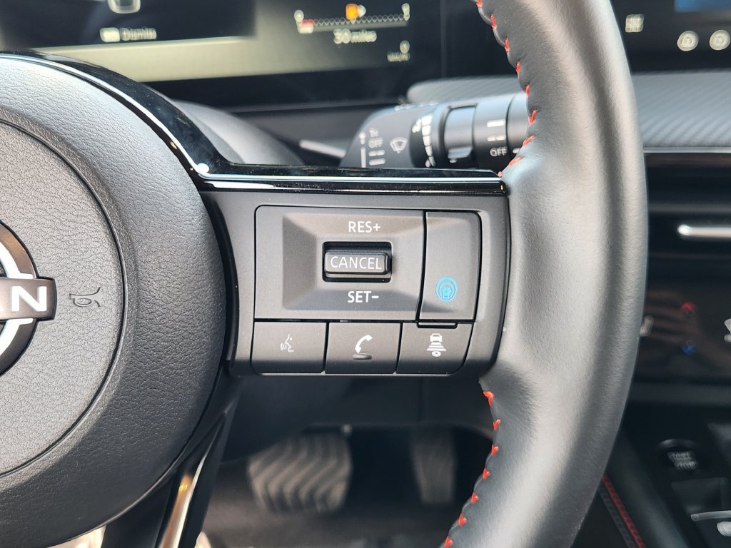 Used 2026 Nissan Kicks SR w/ SR Premium Package FWD image 30