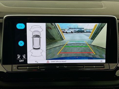 Used 2025 Volkswagen Atlas Cross Sport SEL R-Line image 13