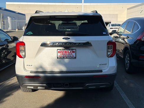 Used 2023 Ford Explorer XLT w/ Equipment Group 202A image 6