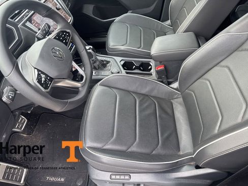 Used 2022 Volkswagen Tiguan SEL R-Line image 13
