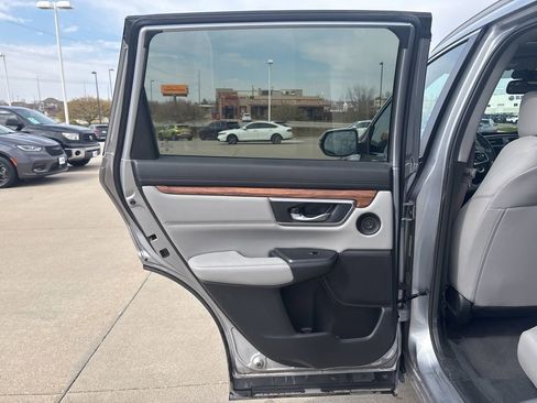 Used 2020 Honda CR-V Touring image 39