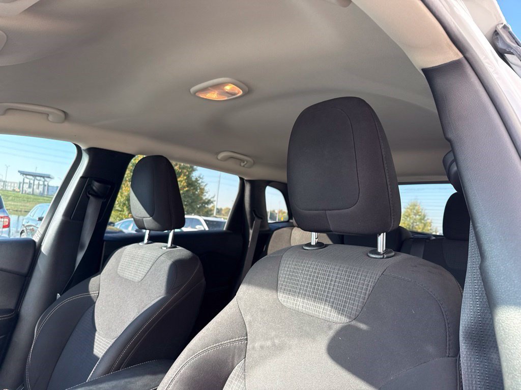 Used 2015 Jeep Cherokee Latitude w/ Comfort/Convenience Group FWD image 10