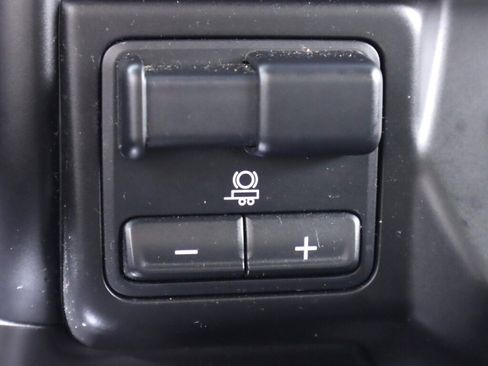 Used 2020 Chevrolet Silverado 1500 LTZ image 26