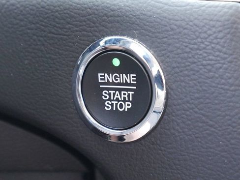 Used 2024 Ford Edge Titanium AWD/4WD image 37