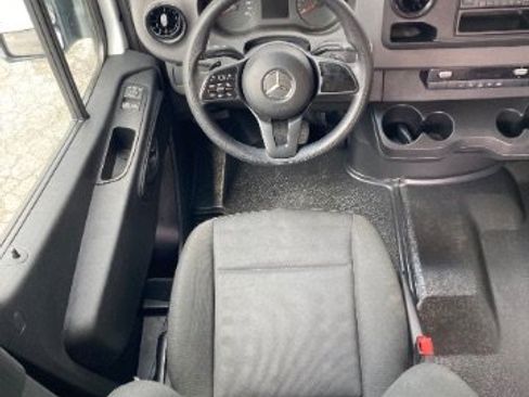 Used 2023 Mercedes-Benz Sprinter 2500 image 21