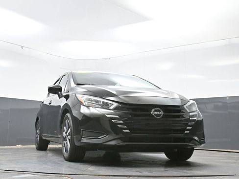 Used 2025 Nissan Versa SV FWD image 50