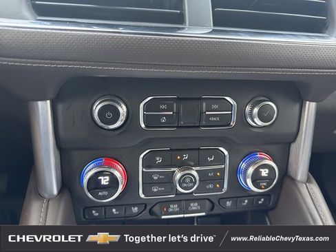 Used 2023 GMC Yukon XL SLT image 33