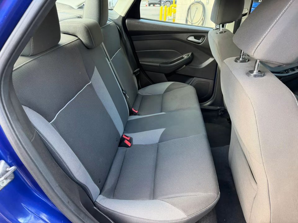 Used 2012 Ford Focus SE FWD image 13