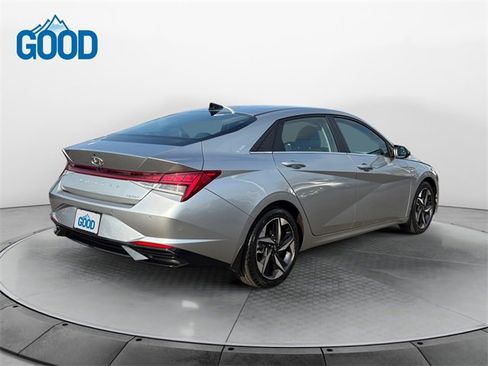 Used 2022 Hyundai Elantra Limited image 5