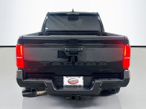 Used 2025 Toyota Tacoma 4x4 Double Cab image 5