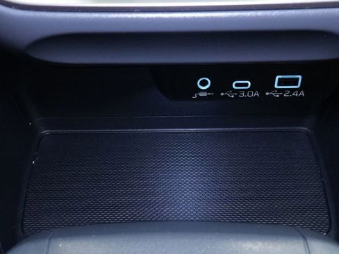 Used 2025 Subaru Crosstrek 2.0i Premium image 34