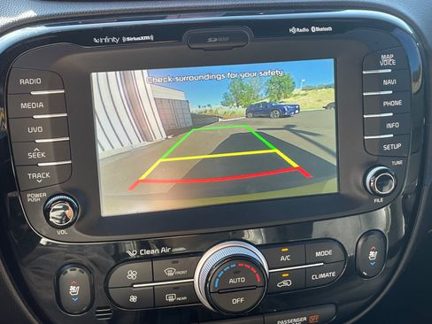 Used 2015 Kia Soul + w/ Primo Package FWD image 15