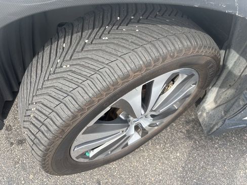 Used 2020 Subaru Ascent Limited w/ Technology Package image 2