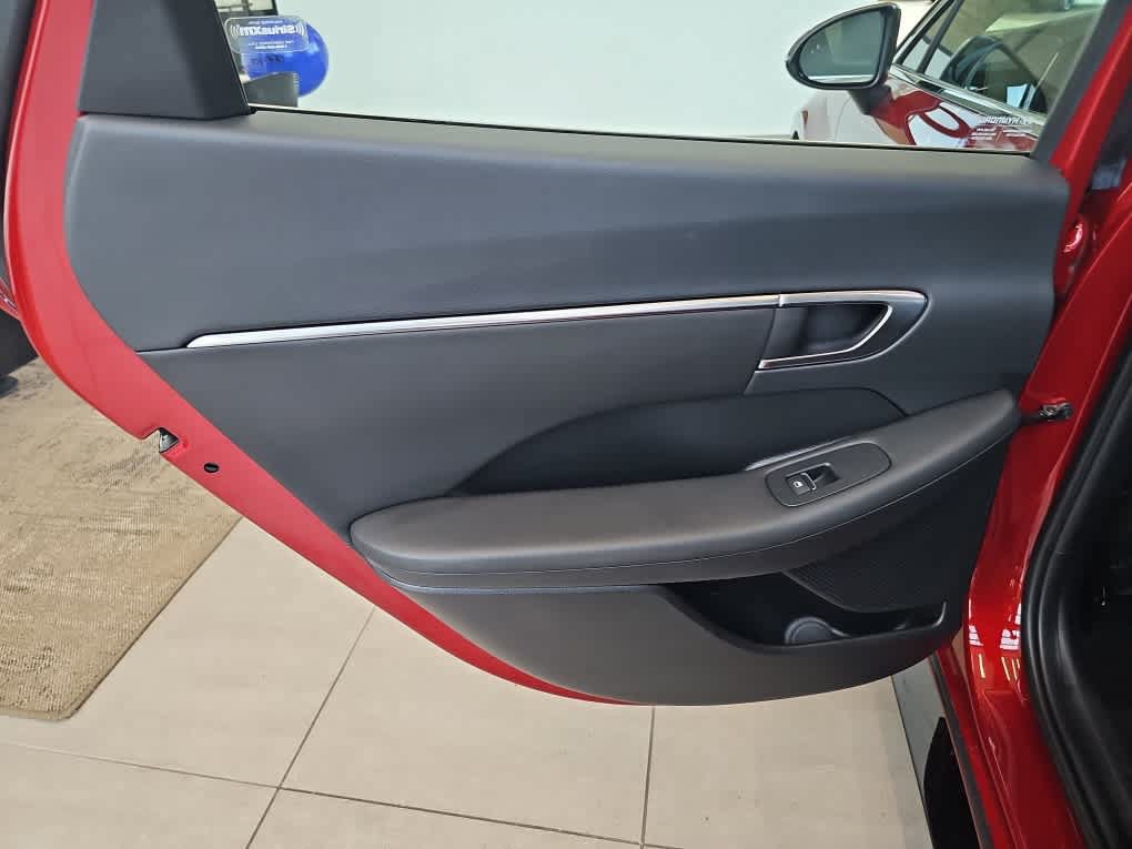 Used 2023 Hyundai Sonata SEL w/ Convenience Package FWD image 16