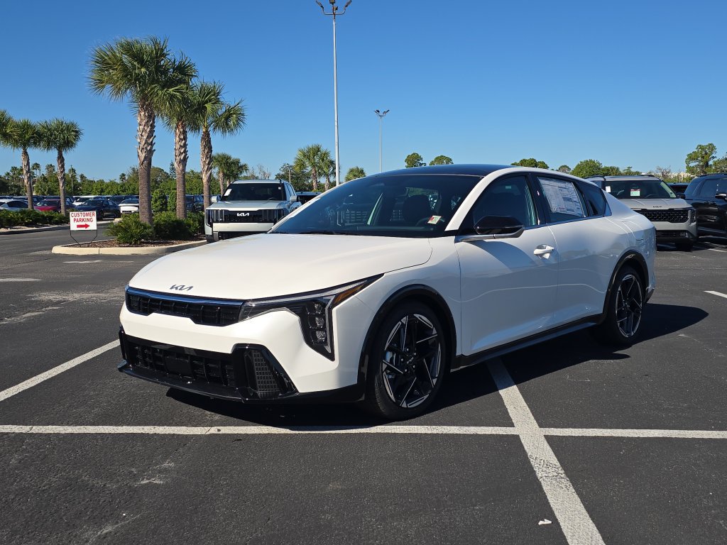 New 2026 Kia K4 GT-Line w/ GT-Line Premium Package FWD image 4