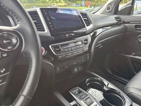 Used 2017 Honda Pilot Touring image 31