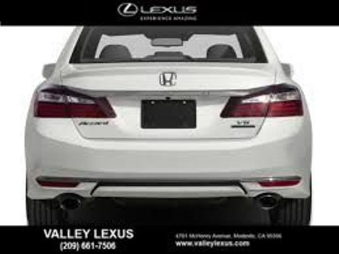 Used 2016 Honda Accord Sport image 11