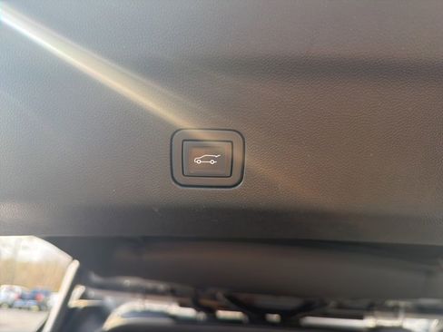 Used 2021 Chevrolet Suburban LT w/ Rear Media and Nav Package image 34