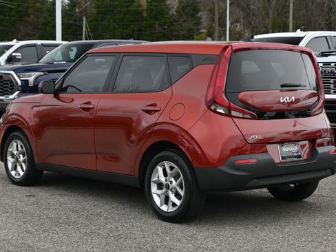 Used 2022 Kia Soul LX w/ Technology Package image 11