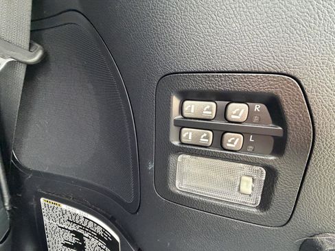 Used 2015 Lexus LX 570 Base image 11