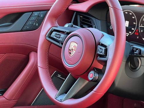 Certified 2026 Porsche 911 Targa 4 GTS AWD/4WD image 24