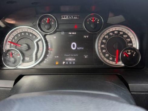 Used 2018 RAM 1500 Laramie w/ Convenience Group AWD/4WD image 20