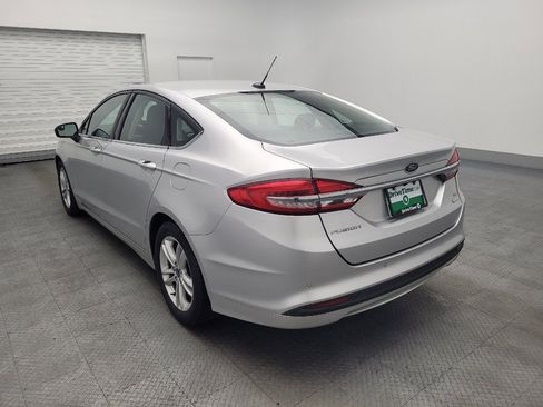 Used 2018 Ford Fusion SE w/ Fusion SE Technology Package FWD image 5
