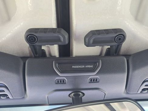 Used 2021 Jeep Gladiator Sport image 7