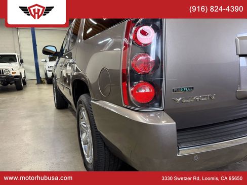 Used 2011 GMC Yukon Denali image 15