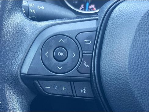 Used 2022 Toyota RAV4 XLE image 40