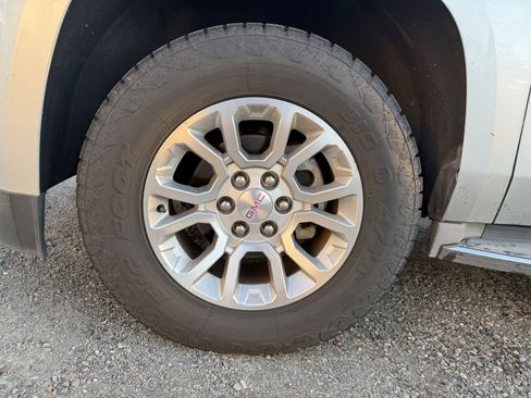 Used 2016 GMC Yukon SLT image 9