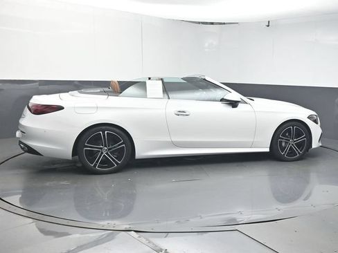 Used 2026 Mercedes-Benz CLE 300 4MATIC Cabriolet image 8