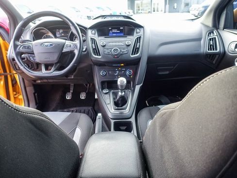 Used 2016 Ford Focus ST image 5