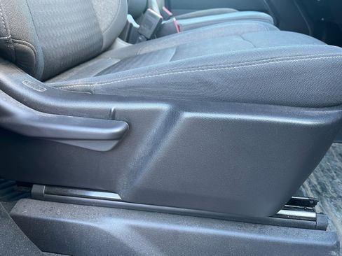 Used 2024 Chevrolet Silverado 2500 LT w/ Convenience Package image 17