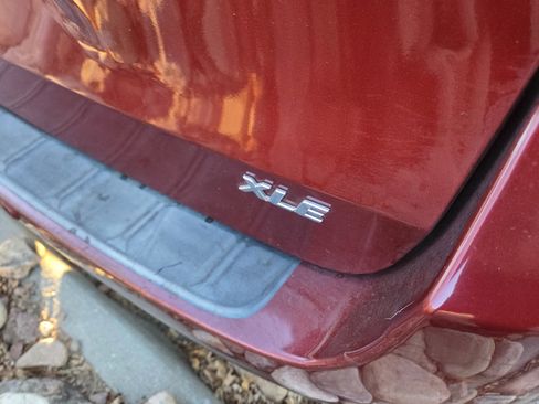 Used 2012 Toyota Sienna XLE image 14