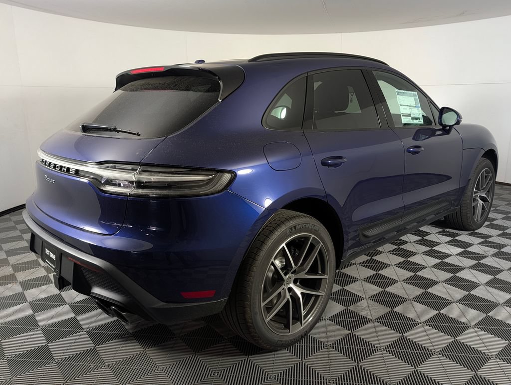 Certified 2026 Porsche Macan AWD/4WD image 7