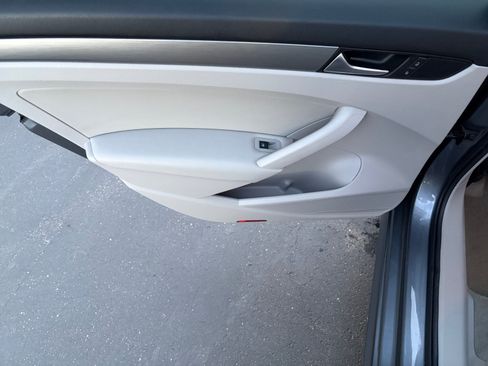 Used 2015 Volkswagen Passat TDI SE FWD image 24