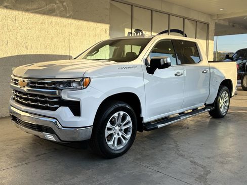 Used 2022 Chevrolet Silverado 1500 LTZ w/ Technology Package image 29