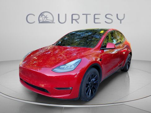 Used 2022 Tesla Model Y Long Range AWD/4WD image 1