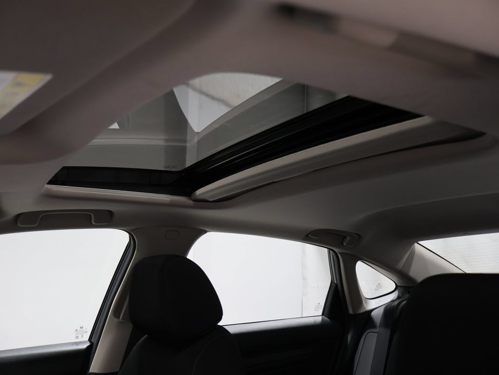 Used 2024 Honda Civic EX image 9