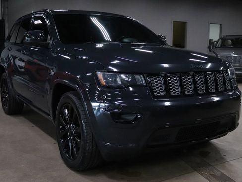 Used 2018 Jeep Grand Cherokee Altitude image 7