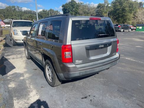 Used 2011 Jeep Patriot Sport image 4