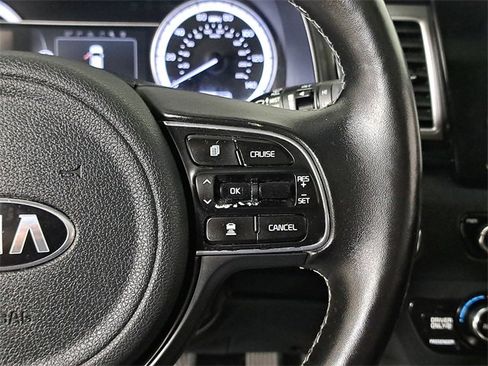 Used 2017 Kia Niro Touring w/ Advanced Technology Package image 26