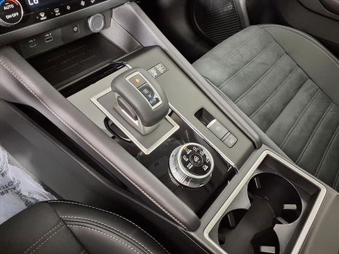 New 2025 Mitsubishi Outlander SE image 19