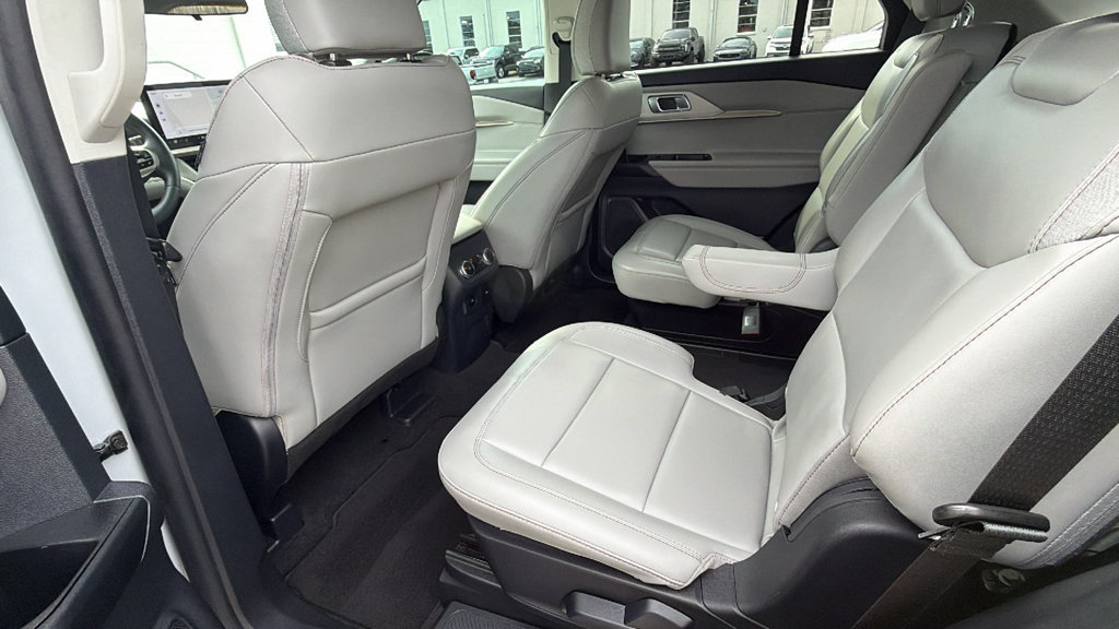 Certified 2025 Ford Explorer Active w/ Active Comfort Package RWD image 24