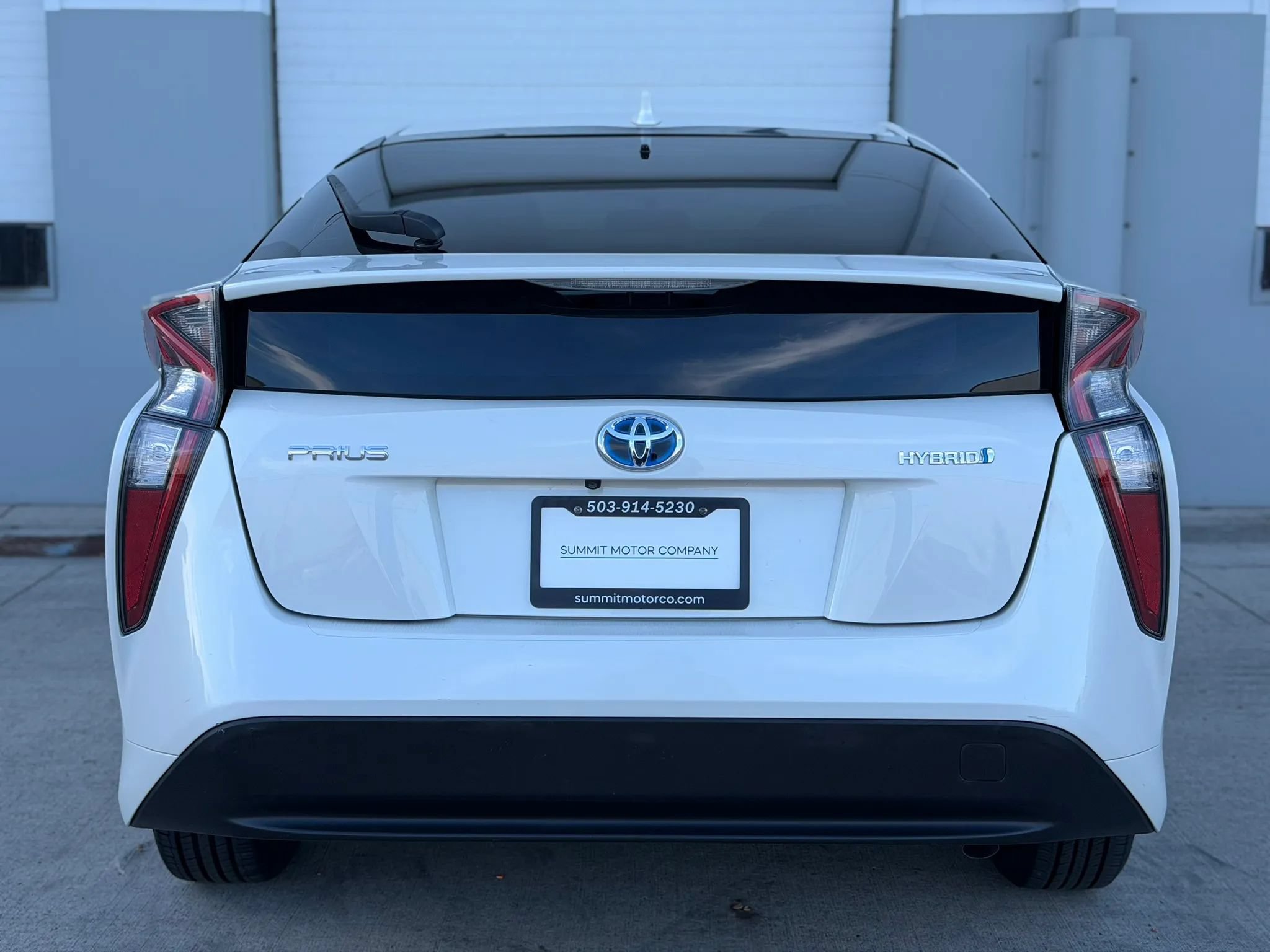 Used 2016 Toyota Prius Two w/ Preferred Accessory Package FWD image 4
