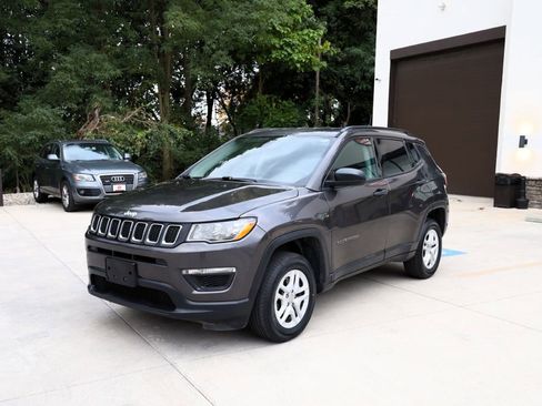 Used 2018 Jeep Compass Sport image 3