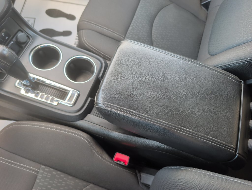 Used 2015 GMC Acadia SLE FWD image 17