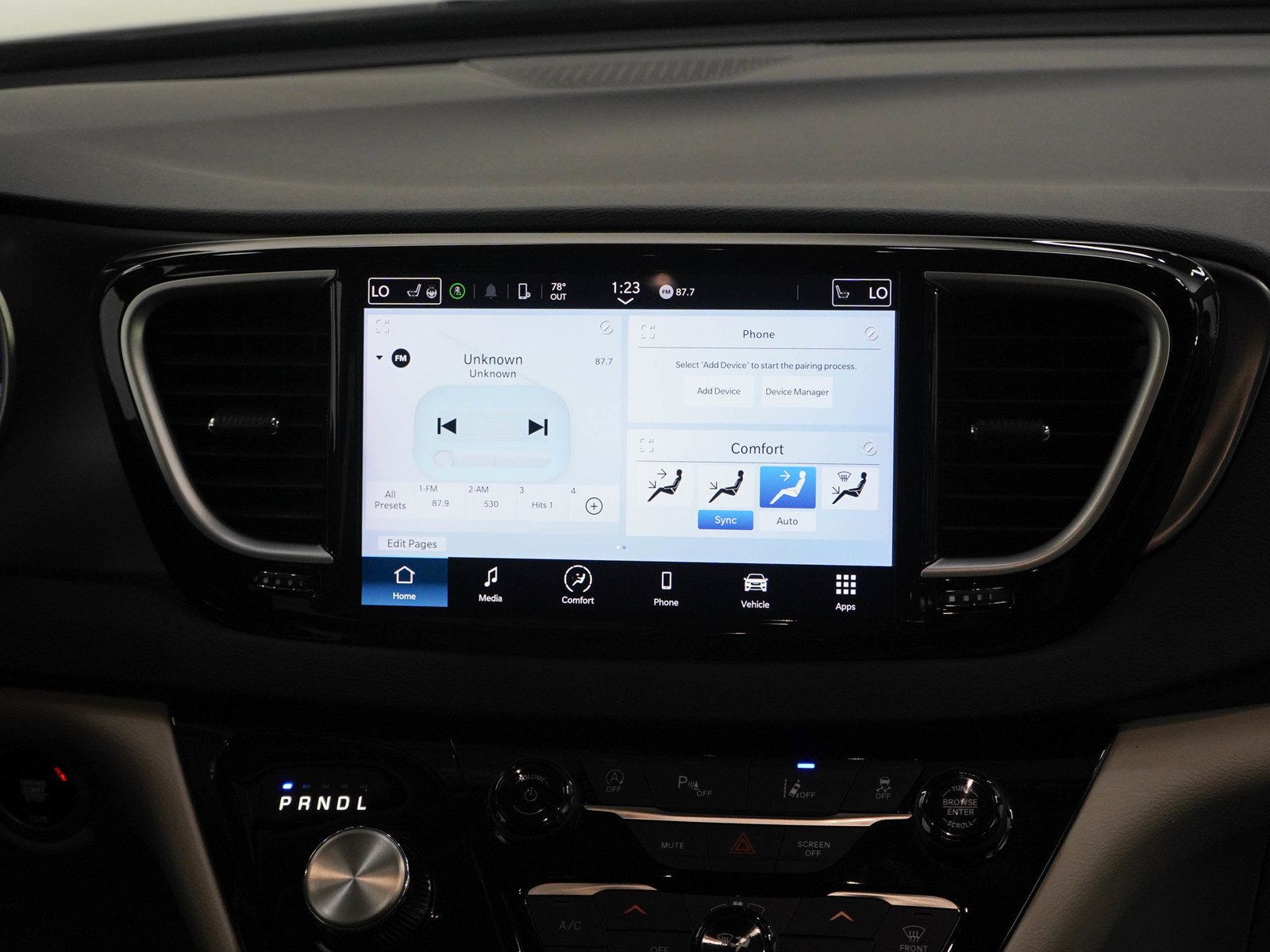 Used 2023 Chrysler Pacifica Touring-L FWD image 16